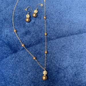 Earring and necklace set
